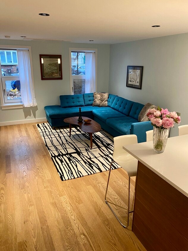 Triple glazed windows for quiet comfort - 19 Conselyea St (Brooklyn, NY)