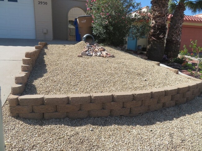 Building Photo - 2 Bedroom 2 Bath Townhouse Available for Rent