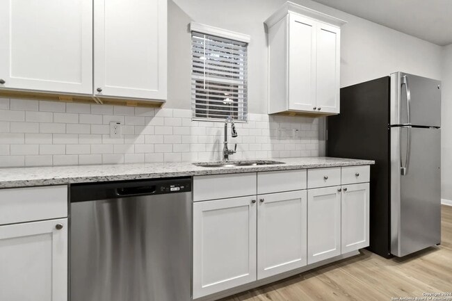 Building Photo - 8335 Runner Rdg