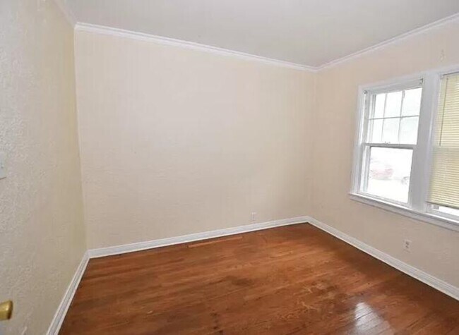 Building Photo - 1031 Stanfield
