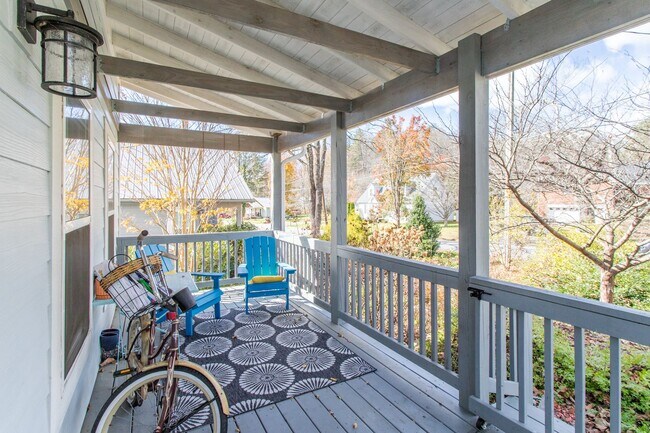 Foto del edificio - Fully Furnished