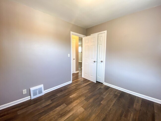 Foto del edificio - 5728-5730-5730 N 65th St