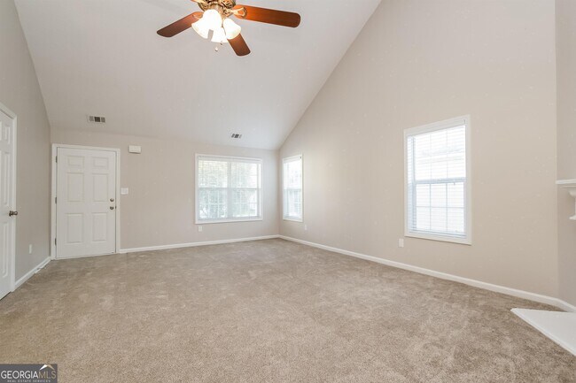Foto del edificio - 7075 Mahonia Pl