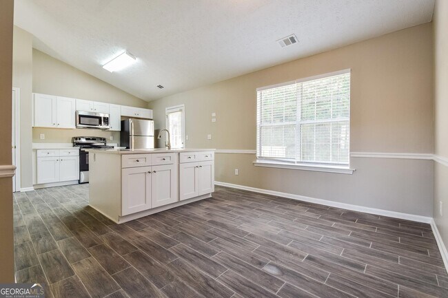 Building Photo - 10545 Day Lily Dr