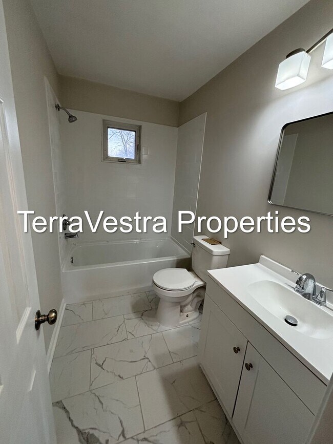 Foto del edificio - 212 Woodlawn Ave