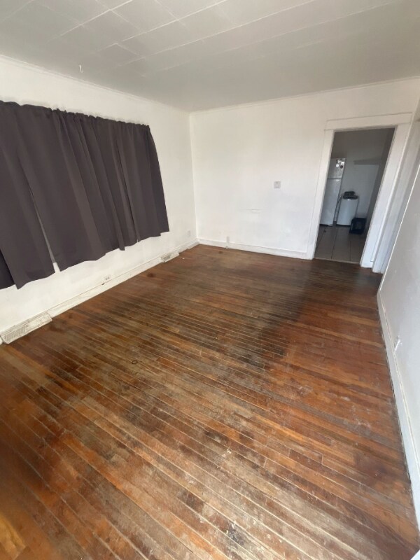 Foto del edificio - 1205 E 13th St