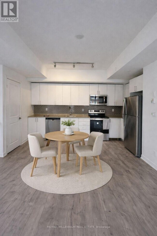 Photo du bâtiment - 4035 Hickory Dr