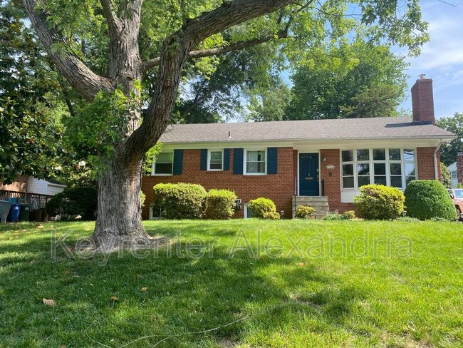 Photo - 906 Neal Dr House