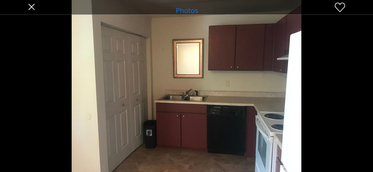 Kitchen - 905 Civic Way
