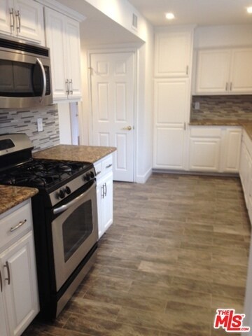 Building Photo - 216 Rexford Dr