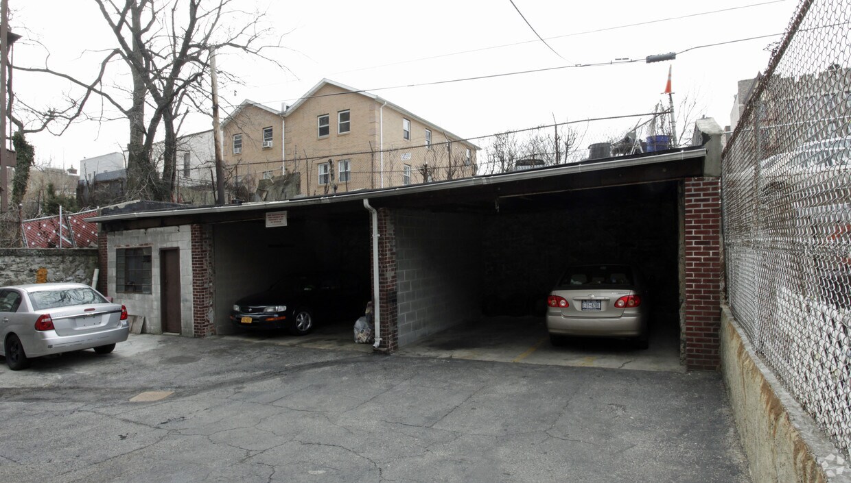 Foto del edificio - 718 E 236th