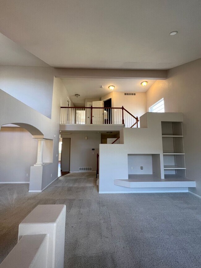 Building Photo - Spacious 3 BD/ 3.5 BA Craftsman Home in Br...