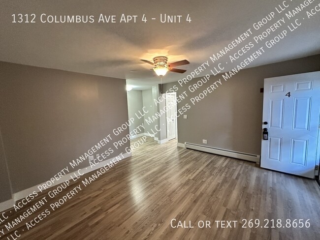 Foto del edificio - Nicely Updated Spacious One Bedroom in Gra...