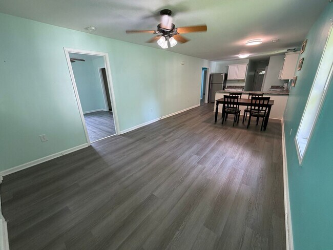 Foto del edificio - 1517 Welch Way