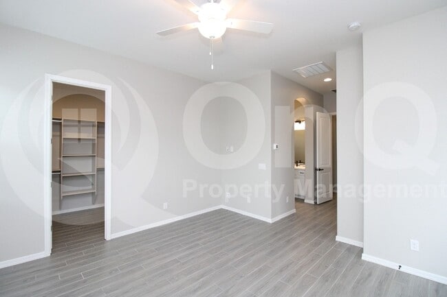 Building Photo - 4245 E Bernice St