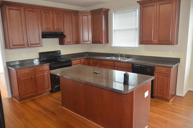 Building Photo - 5408 Woolshire Dr