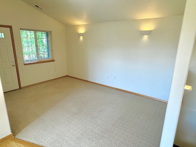 Building Photo - Montavilla Polished 2-Story with Hardwoods, Whole House A/C, Attached Garage, Off-street Parking