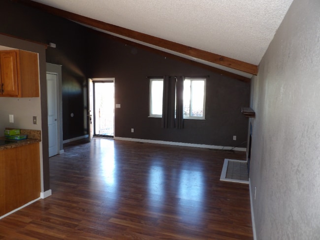 Building Photo - 1031 Rancher Dr