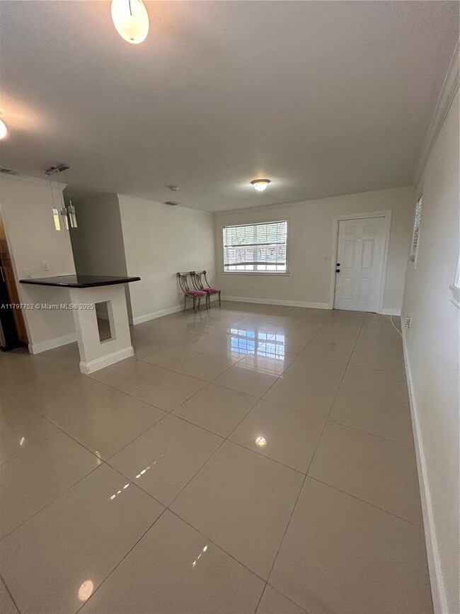 Foto del edificio - 1221 N 72nd Ave