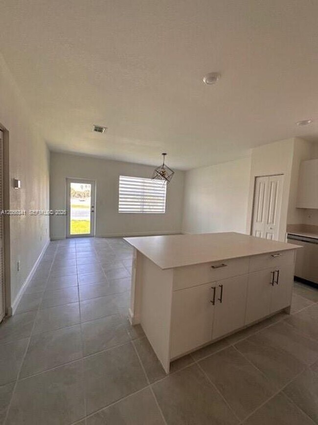 Foto del edificio - 2265 SE 30th St