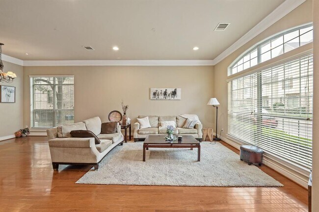 Building Photo - 9025 Creekstone Lake Dr