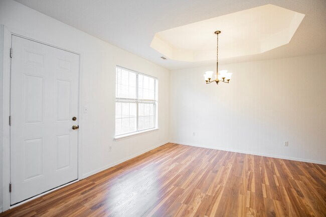 Foto del edificio - 215 Broyles St