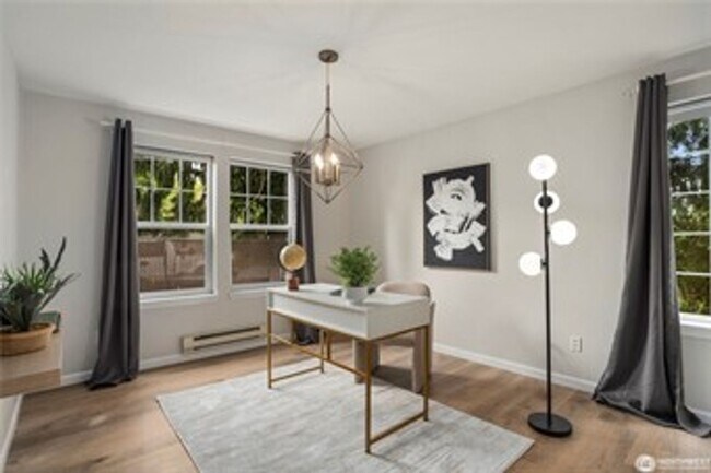Foto del edificio - 2 Bedroom Condo Available Now!