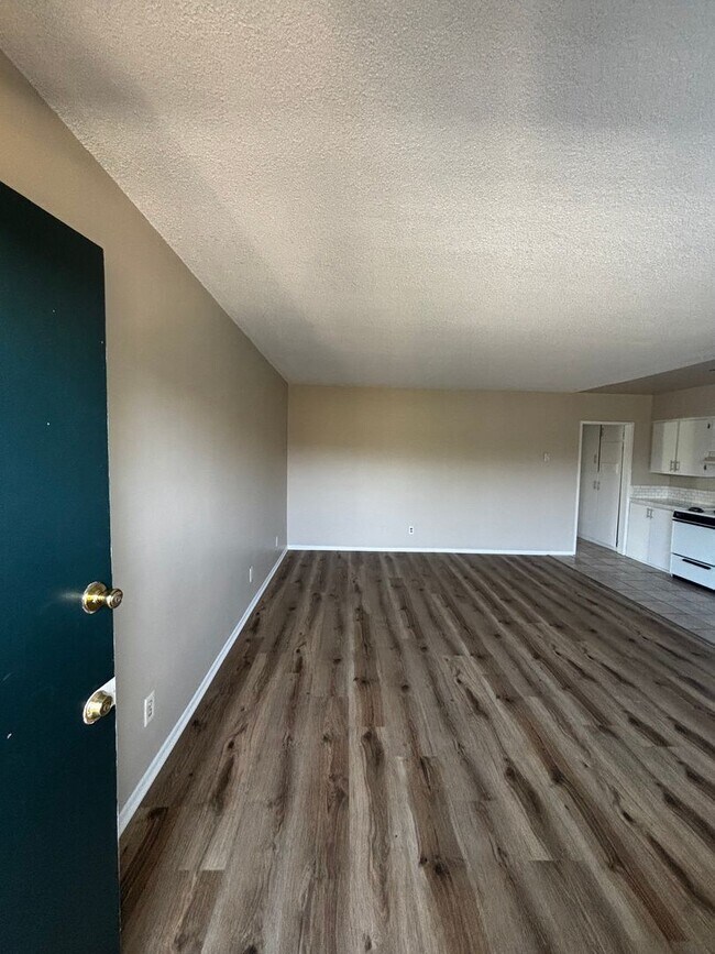 Interior Photo - 1146