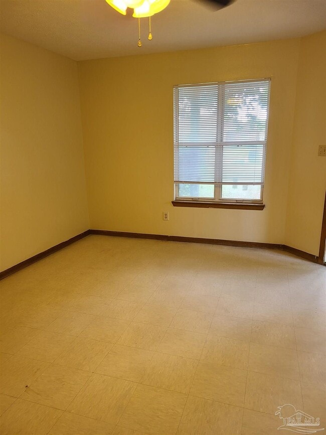 Foto del edificio - 910 E Baars St