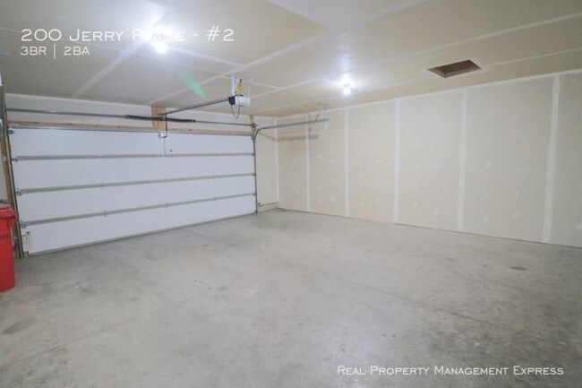 Building Photo - 3 bedroom in Tea SD 57064