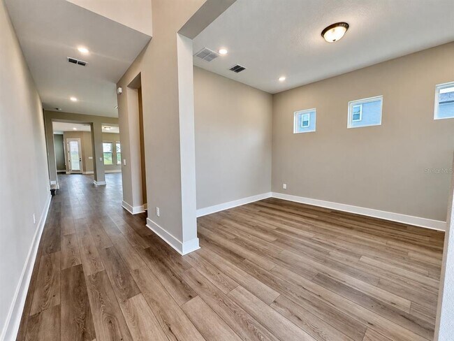 Foto del edificio - 16477 Silver Brook Wy