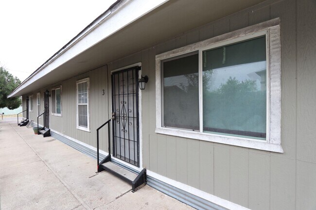 Building Photo - 3004 Musser St