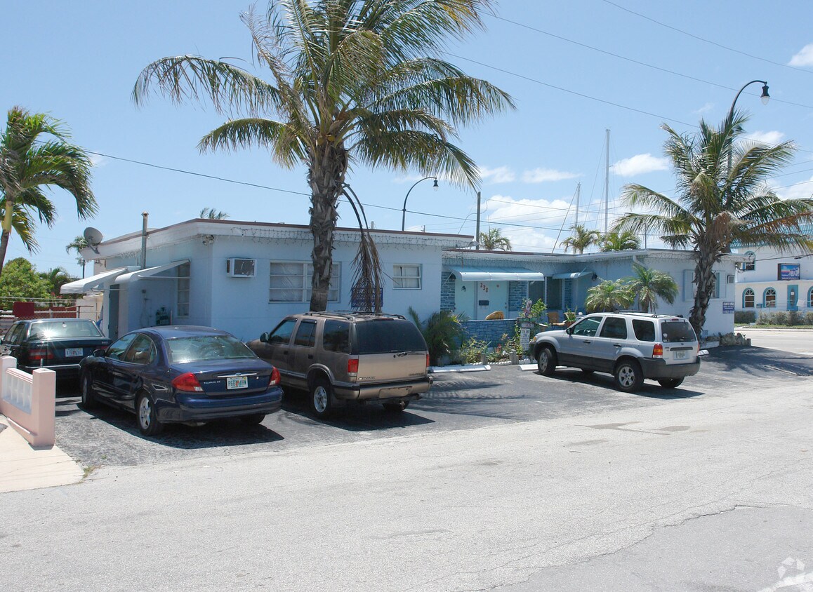 Building Photo - 338 Roosevelt St