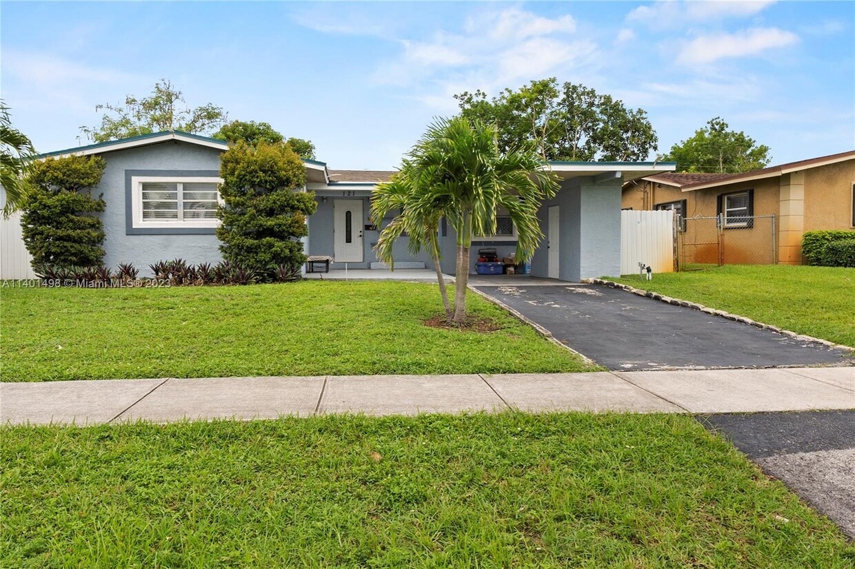 121 SW 28th Terrace, Fort Lauderdale, FL 33312 House Rental in Fort