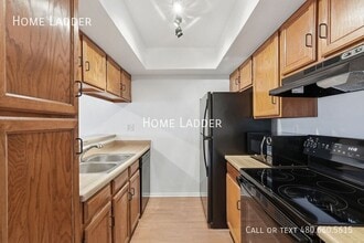 Building Photo - 540 N May