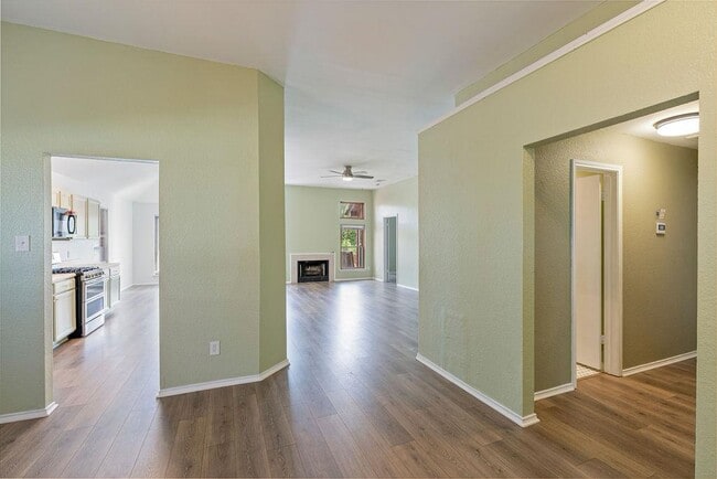 Building Photo - 2215 Patsy Pkwy
