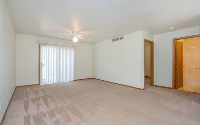 Building Photo - 216 S Kellogg Ave