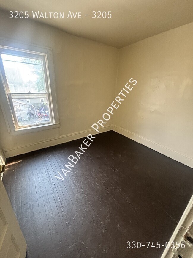 Foto del edificio - 3205 Walton Ave