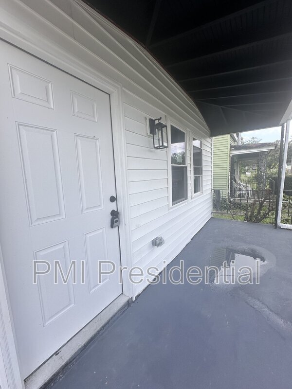 Foto del edificio - 2019 Selden St