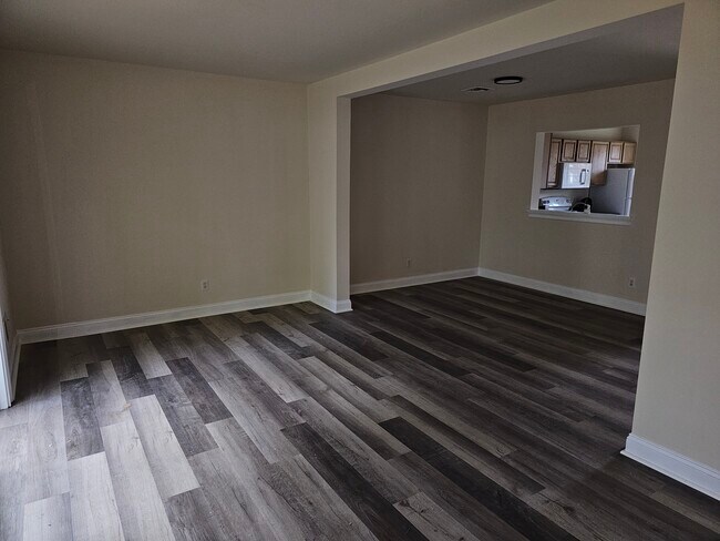 Foto del edificio - 17 Troy Ln