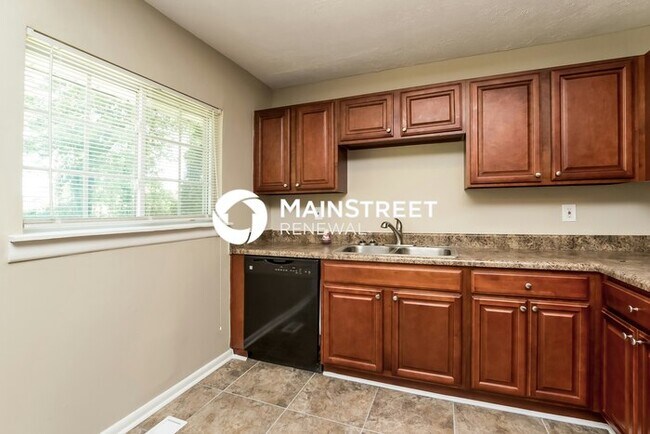 Foto del edificio - 4 Bedroom Pet-Friendly Home in Rex, GA wit...
