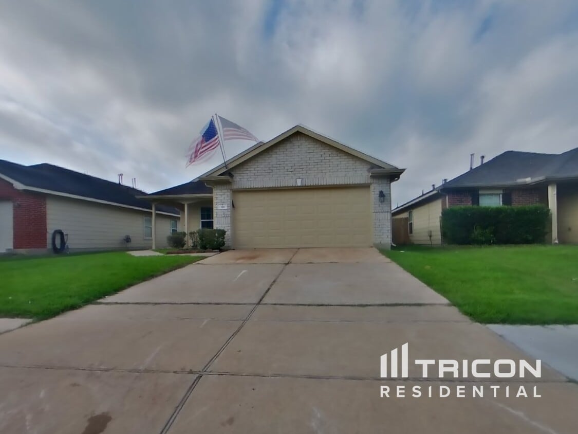 Primary Photo - 318 Annatto Ln
