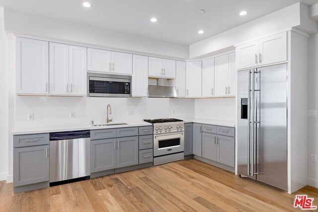 Foto del edificio - 3726 Kelton Ave