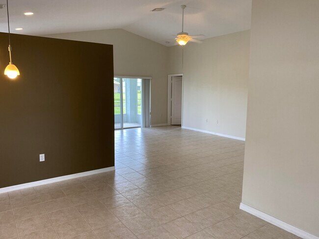 Foto del edificio - 375 SW North Shore Blvd