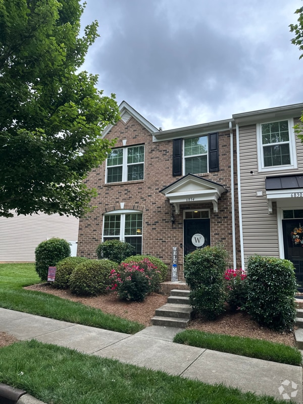 Building Photo - 6834 Colonial Garden Dr