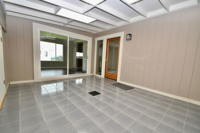 Building Photo - Tam Valley Home with Fabulous Nature Views
