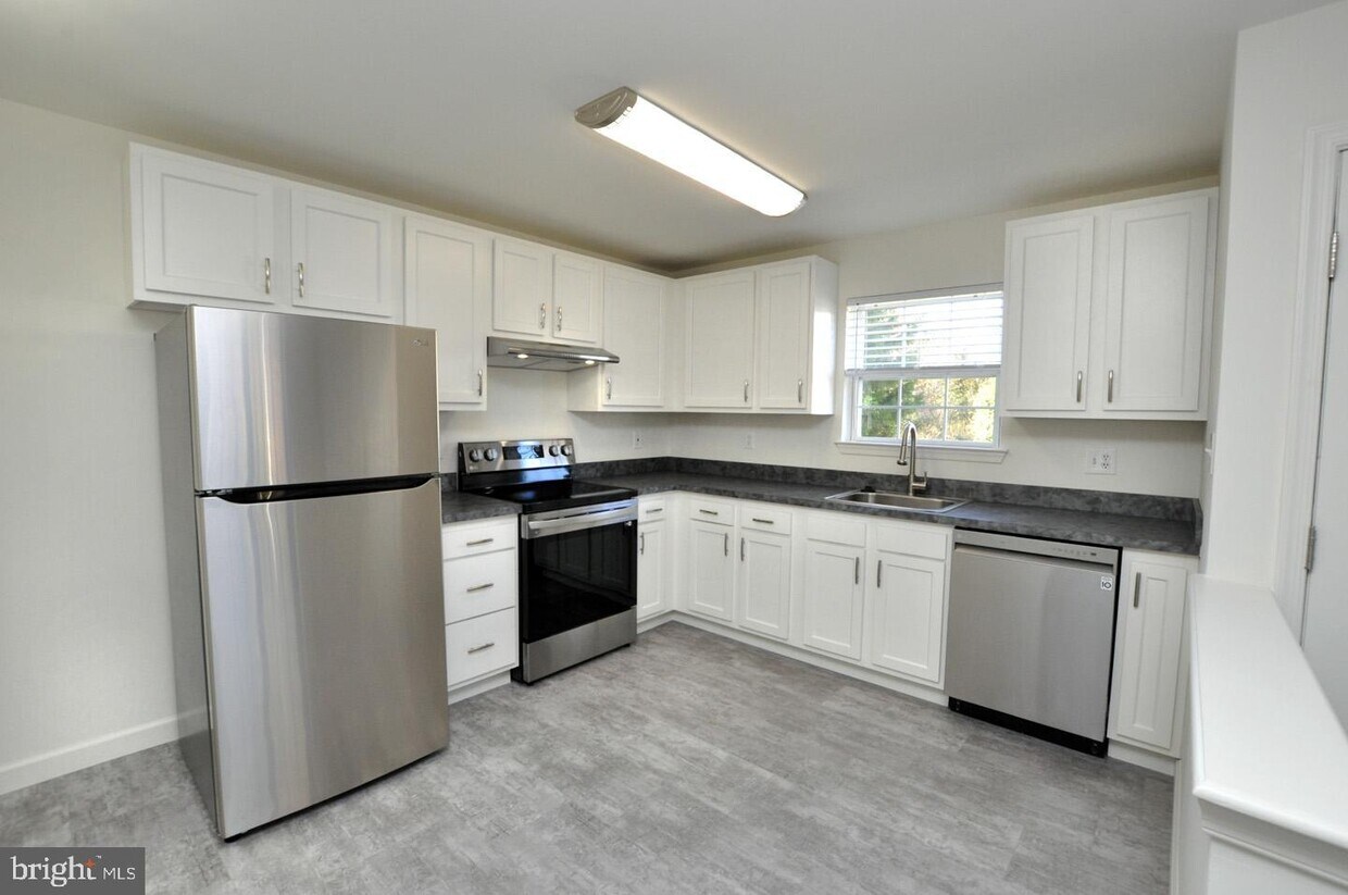 Foto principal - 121 Roosevelt Blvd