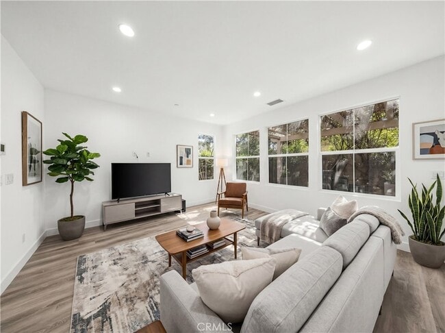 Photo - 83 Waterleaf House