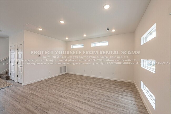 Building Photo - 621 St Charles Pl