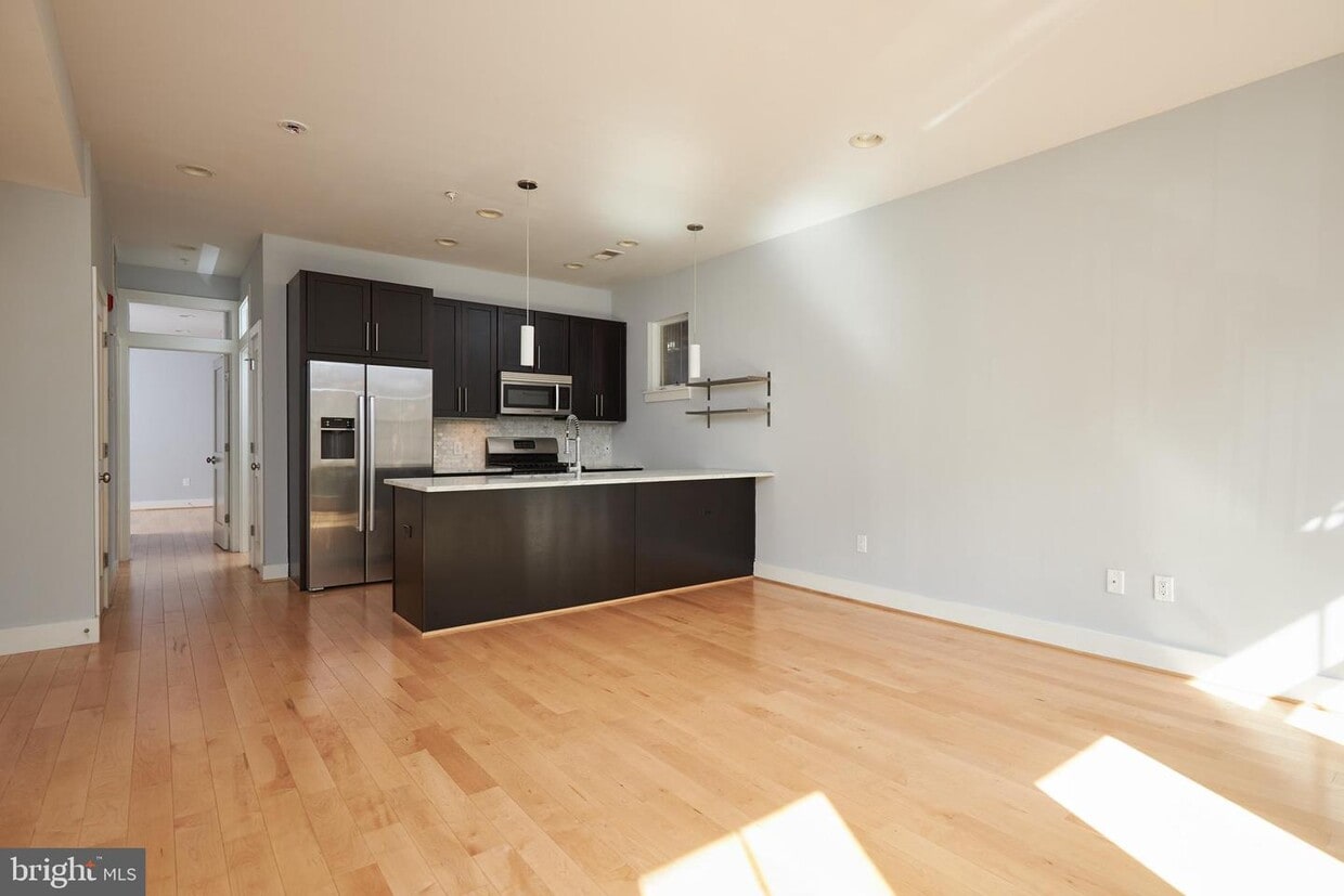 Primary Photo - 1700 Euclid St NW